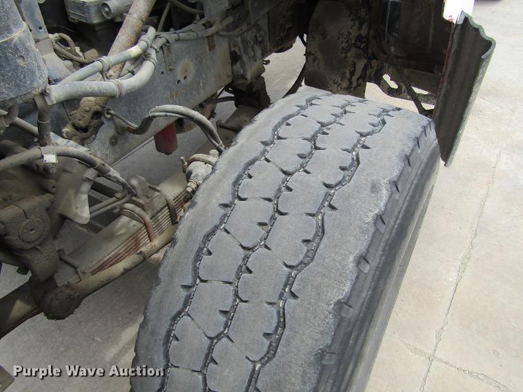 image for item DF3820 2000 Sterling L9500 ready mix truck