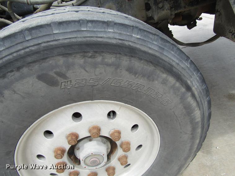 image for item DF3820 2000 Sterling L9500 ready mix truck