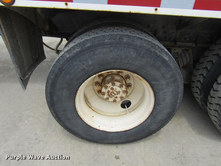 image for item DF3820 2000 Sterling L9500 ready mix truck