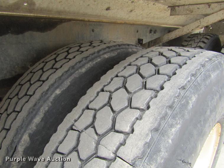 image for item DF3820 2000 Sterling L9500 ready mix truck