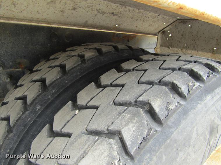 image for item DF3820 2000 Sterling L9500 ready mix truck