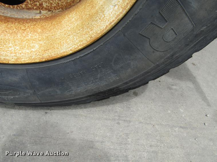 image for item DF3820 2000 Sterling L9500 ready mix truck