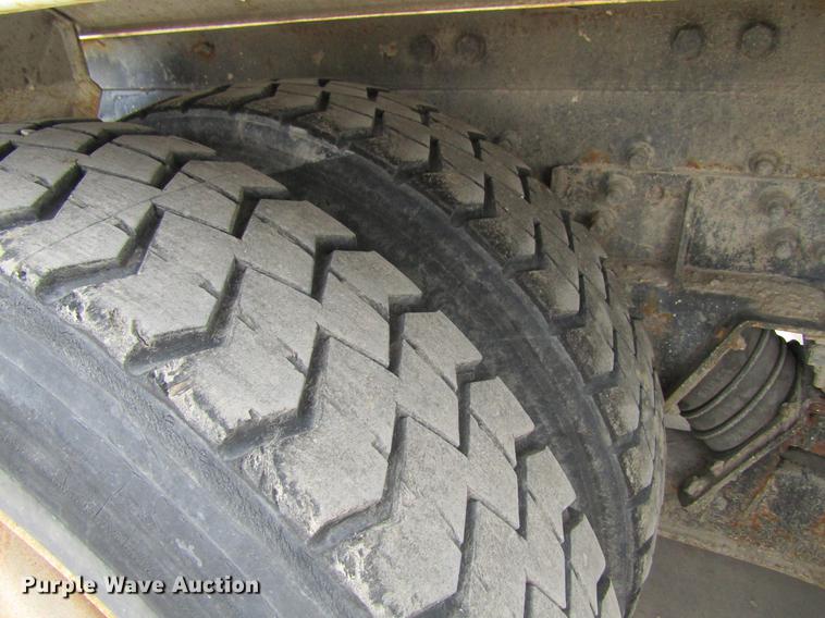 image for item DF3820 2000 Sterling L9500 ready mix truck