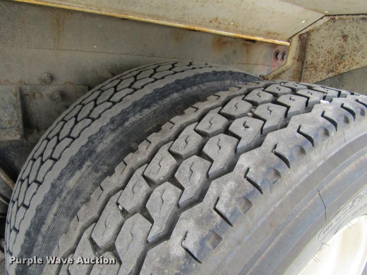 image for item DF3820 2000 Sterling L9500 ready mix truck