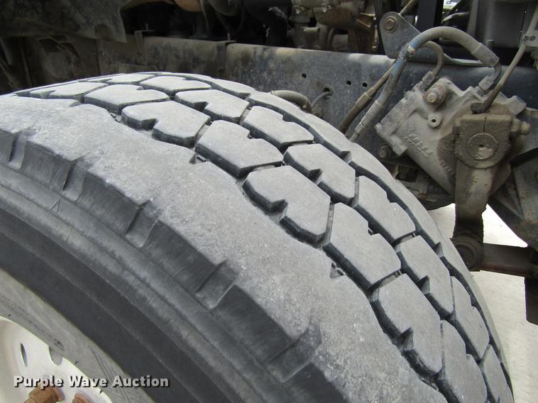 image for item DF3820 2000 Sterling L9500 ready mix truck