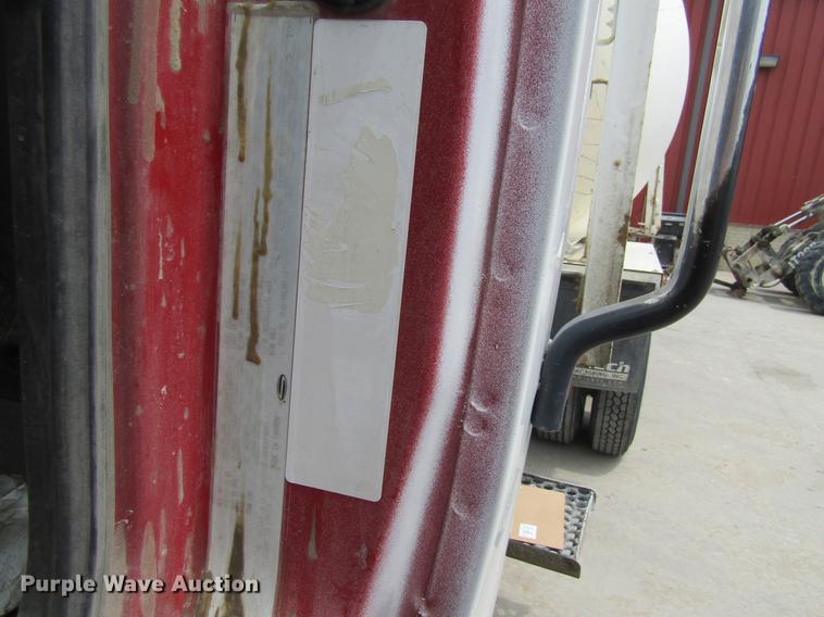 image for item DF3820 2000 Sterling L9500 ready mix truck