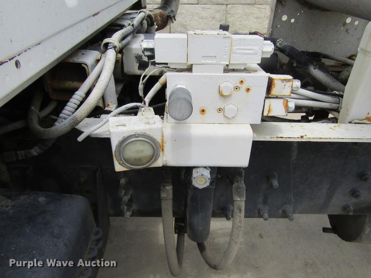 image for item DF3821 2000 Sterling L9500 ready mix truck