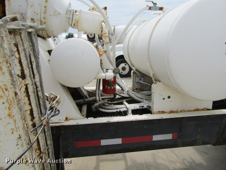 image for item DF3821 2000 Sterling L9500 ready mix truck