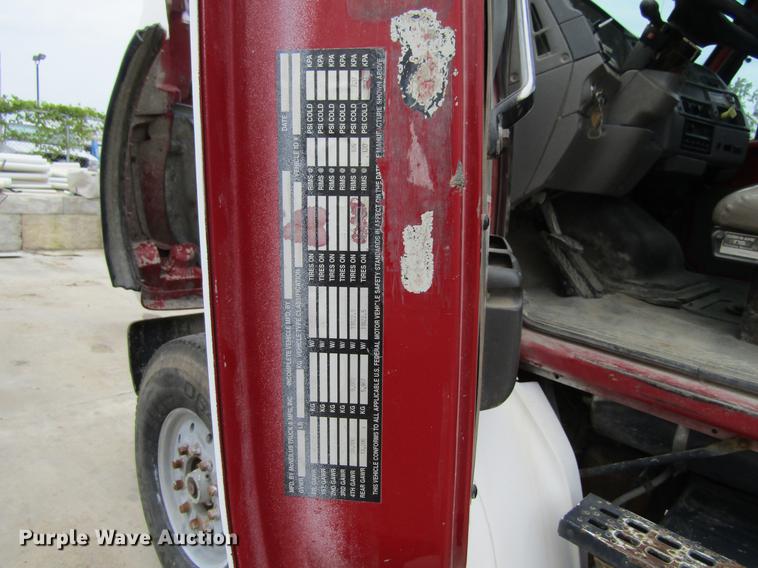 image for item DF3821 2000 Sterling L9500 ready mix truck