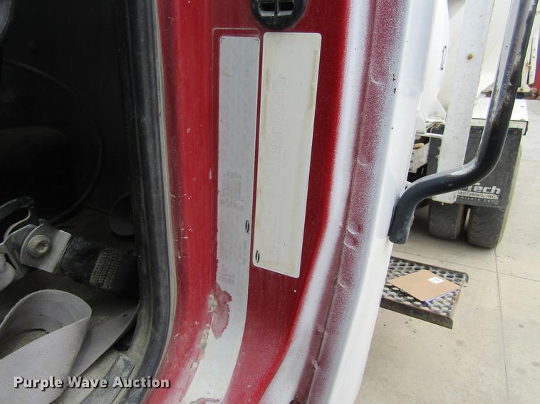 image for item DF3821 2000 Sterling L9500 ready mix truck