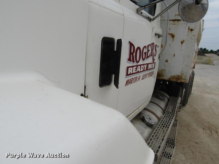 image for item DF3822 1996 Mack RD600 dump truck