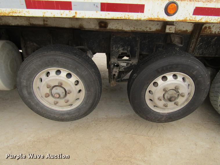 image for item DF3822 1996 Mack RD600 dump truck