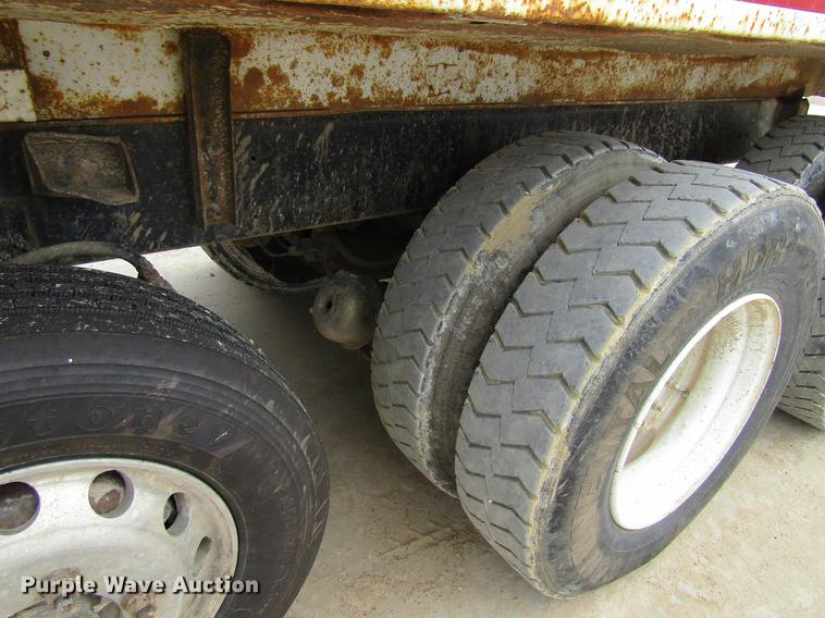 image for item DF3822 1996 Mack RD600 dump truck