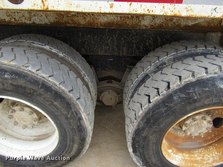 image for item DF3822 1996 Mack RD600 dump truck