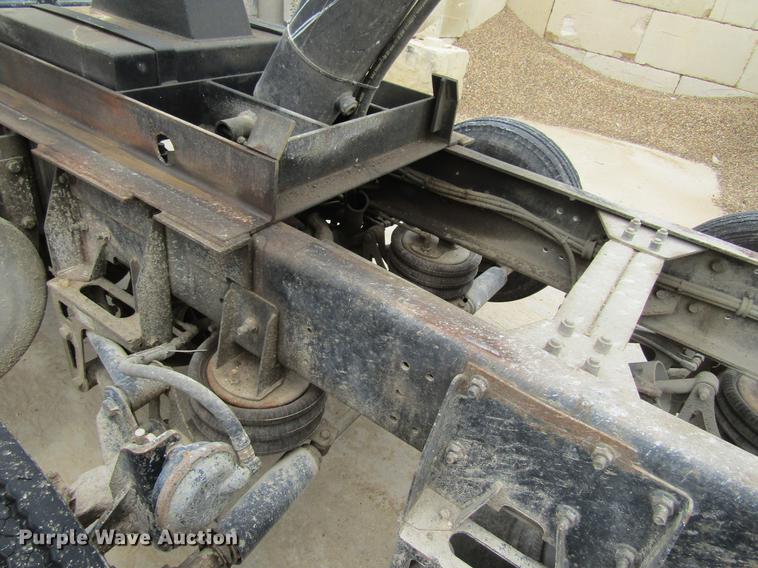 image for item DF3822 1996 Mack RD600 dump truck