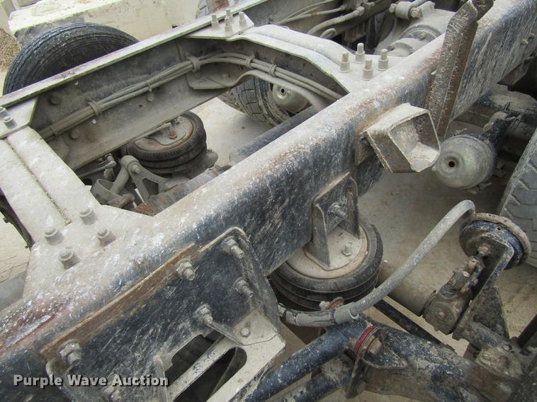 image for item DF3822 1996 Mack RD600 dump truck