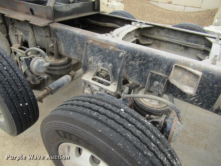 image for item DF3822 1996 Mack RD600 dump truck