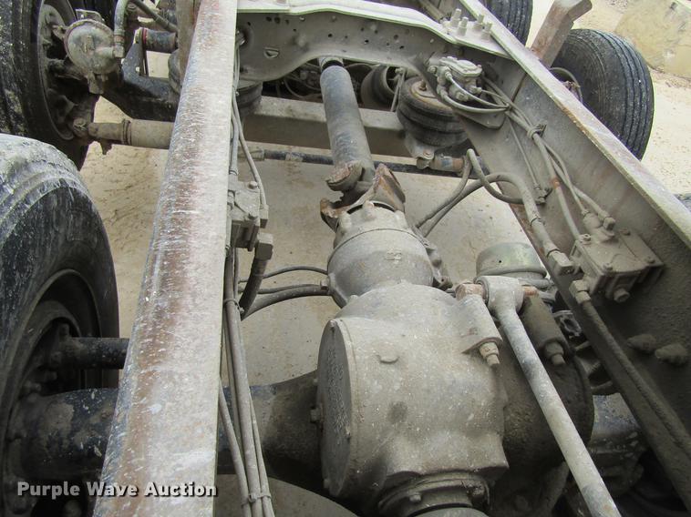 image for item DF3822 1996 Mack RD600 dump truck