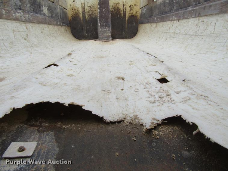 image for item DF3822 1996 Mack RD600 dump truck