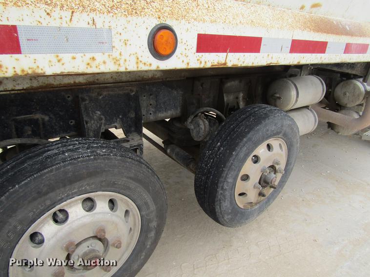 image for item DF3822 1996 Mack RD600 dump truck