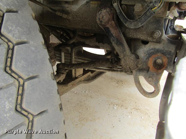 image for item DF3822 1996 Mack RD600 dump truck