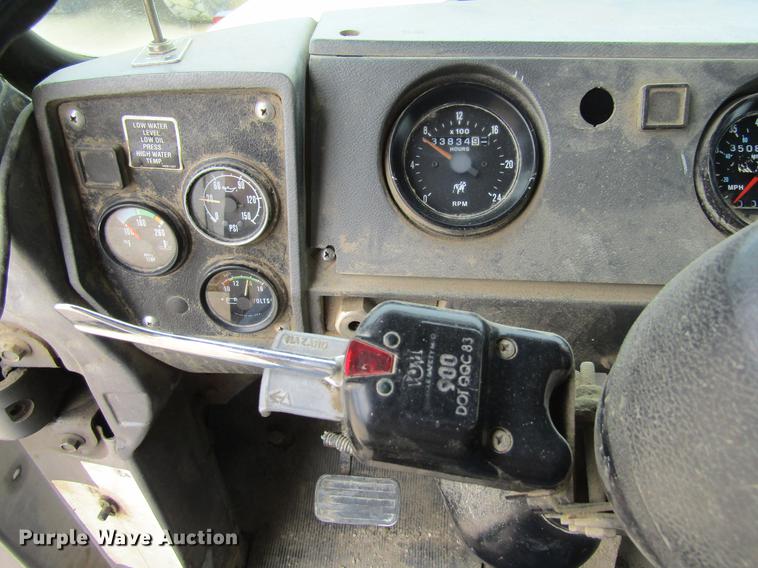 image for item DF3822 1996 Mack RD600 dump truck