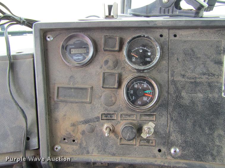 image for item DF3822 1996 Mack RD600 dump truck