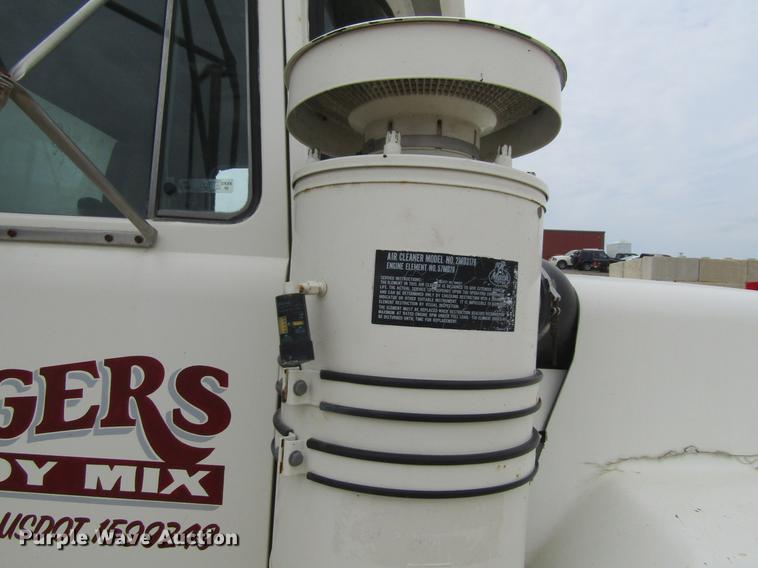 image for item DF3822 1996 Mack RD600 dump truck