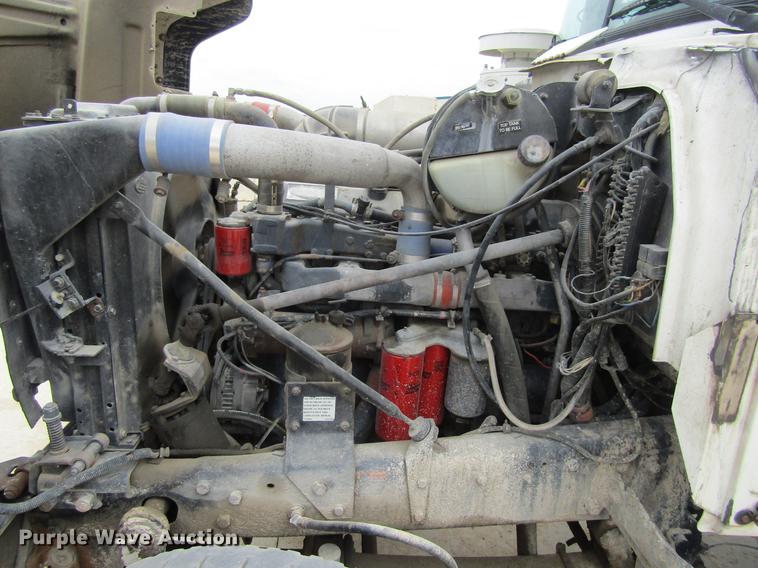 image for item DF3822 1996 Mack RD600 dump truck