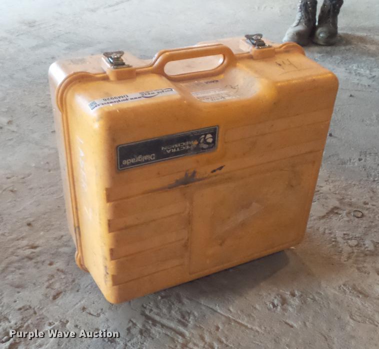 image for item DM9926 Spectra Precision 1285 Dialgrade pipe laser