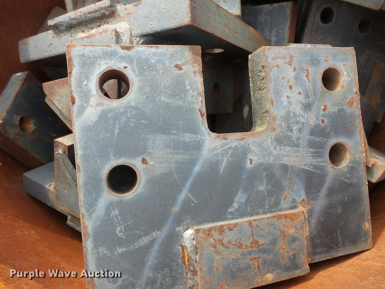 image for item DV9312 Vermeer trencher chain teeth and plates