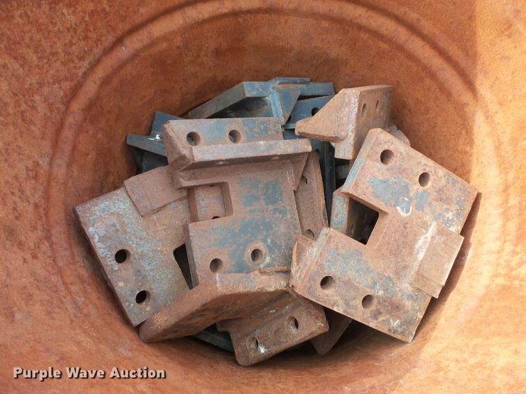 image for item DV9312 Vermeer trencher chain teeth and plates