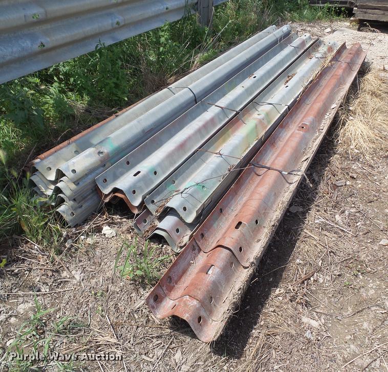 image for item DZ9362 Steel guard rail