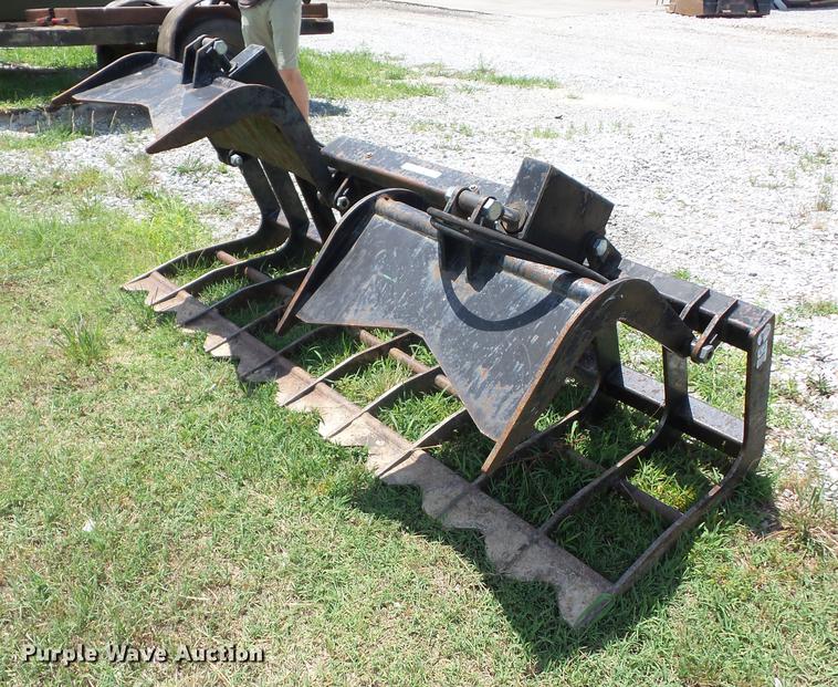 image for item EI9825 Tri-L skid steer root grapple bucket