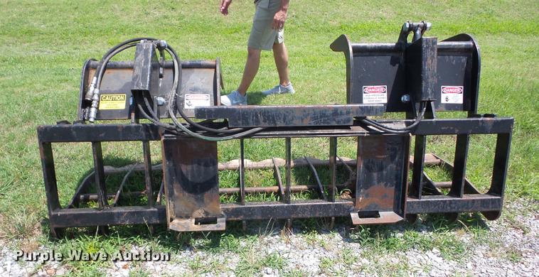 image for item EI9825 Tri-L skid steer root grapple bucket