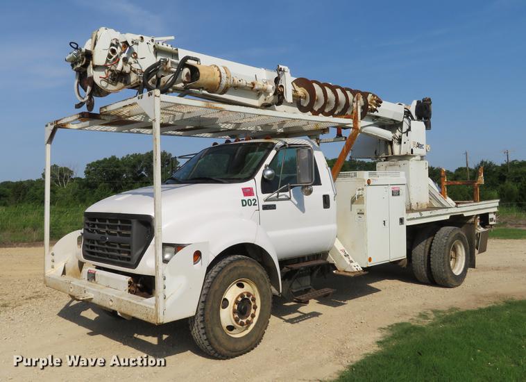 image for item EJ9627 2002 Ford F750 Super Duty digger derrick truck