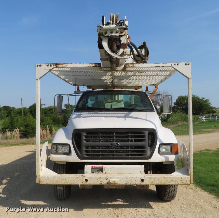 image for item EJ9627 2002 Ford F750 Super Duty digger derrick truck