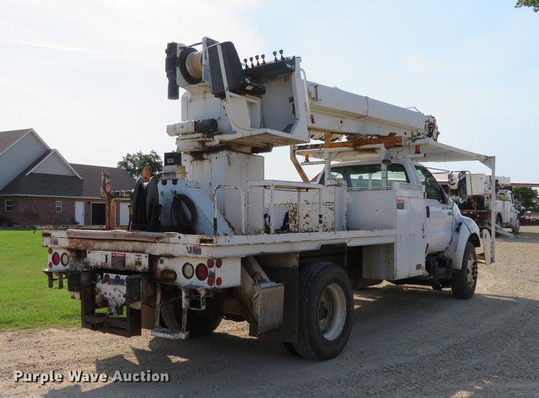 image for item EJ9627 2002 Ford F750 Super Duty digger derrick truck