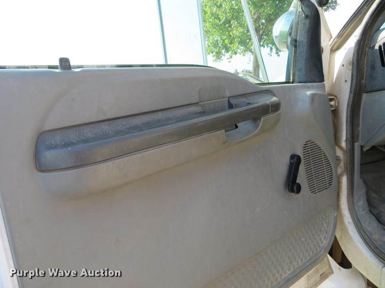 image for item EJ9627 2002 Ford F750 Super Duty digger derrick truck