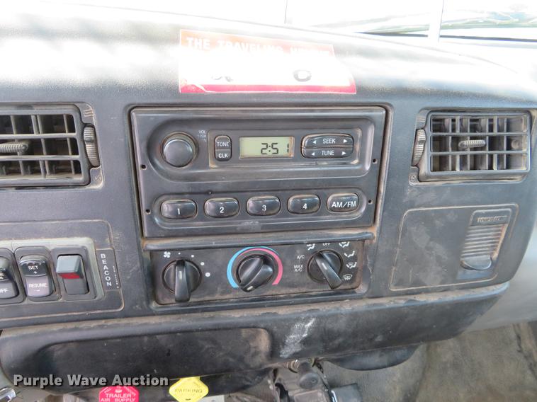 image for item EJ9627 2002 Ford F750 Super Duty digger derrick truck