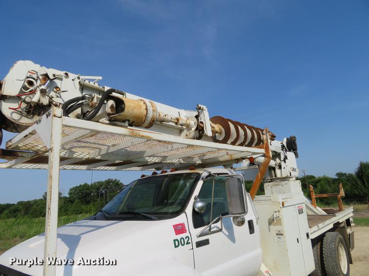 image for item EJ9627 2002 Ford F750 Super Duty digger derrick truck