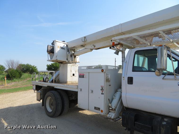 image for item EJ9627 2002 Ford F750 Super Duty digger derrick truck