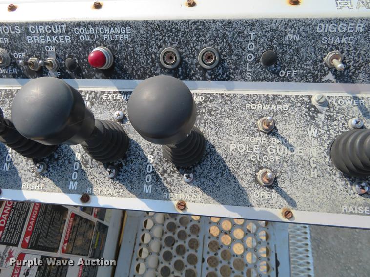 image for item EJ9627 2002 Ford F750 Super Duty digger derrick truck