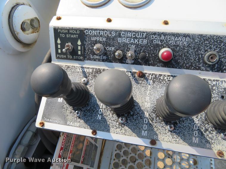 image for item EJ9627 2002 Ford F750 Super Duty digger derrick truck