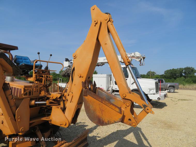 image for item EJ9628 1988 Case 760 trencher