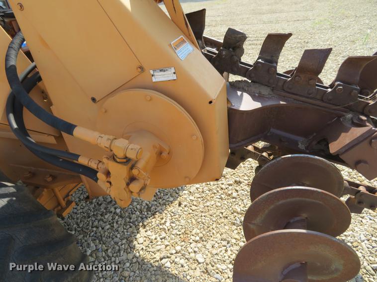 image for item EJ9628 1988 Case 760 trencher