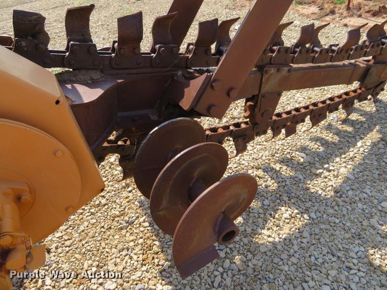 image for item EJ9628 1988 Case 760 trencher