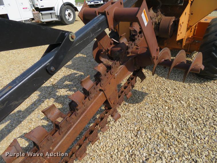 image for item EJ9628 1988 Case 760 trencher