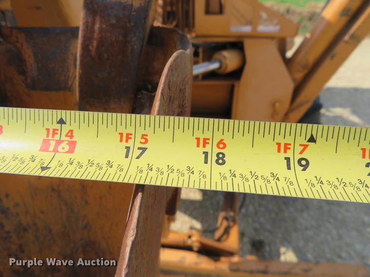 image for item EJ9628 1988 Case 760 trencher