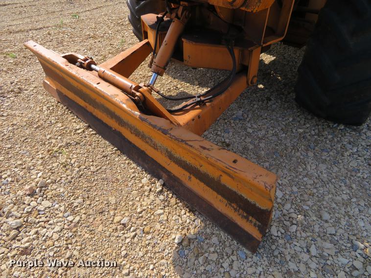 image for item EJ9628 1988 Case 760 trencher